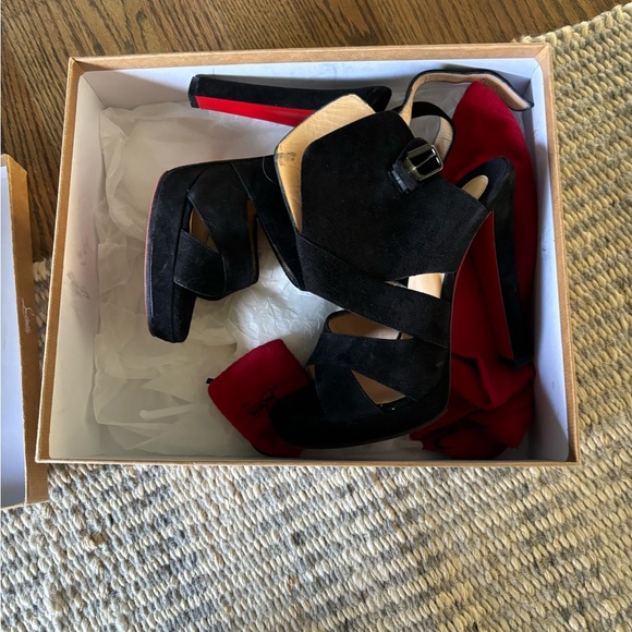 Louboutin heels - Picture 3 of 6